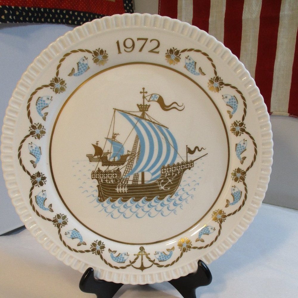 Vintage 1972 Limited Ed Spode England Bone China Christmas Plate Three S…